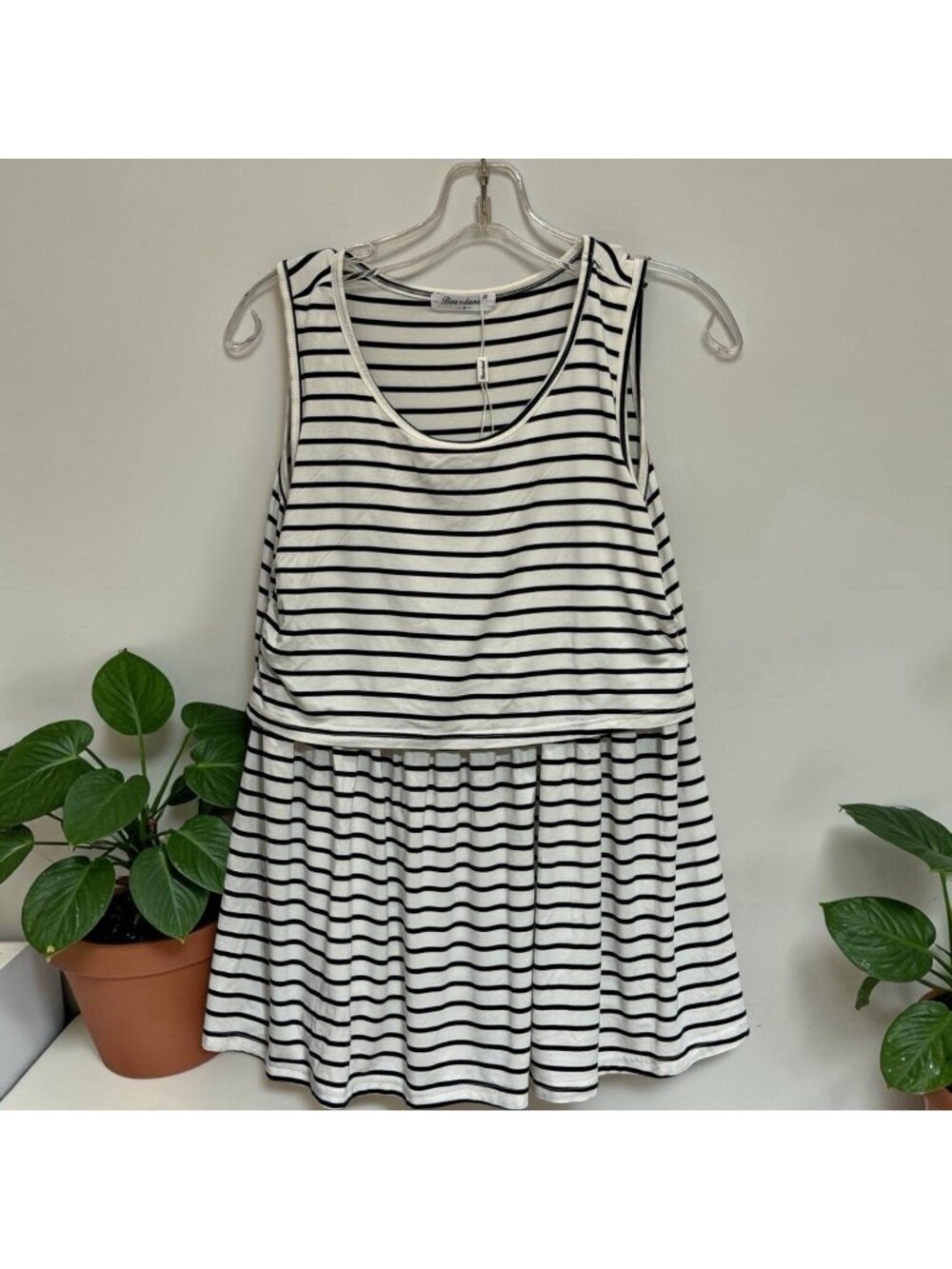 Bearsland Size M Black White Striped Soft Sleeveless Nursing Shirt